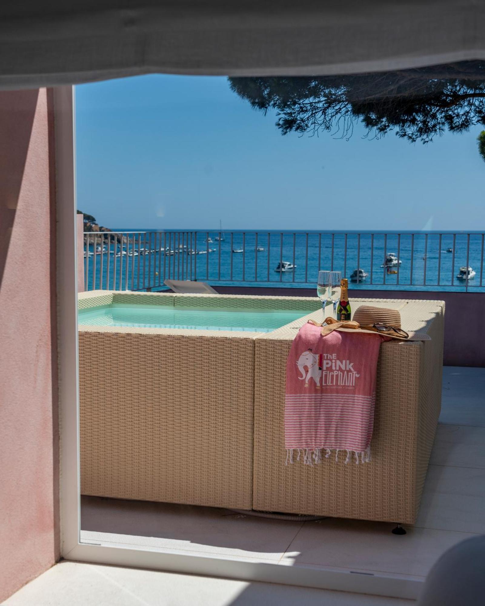 ס'אגארו The Pink Elephant Hotel מראה חיצוני תמונה